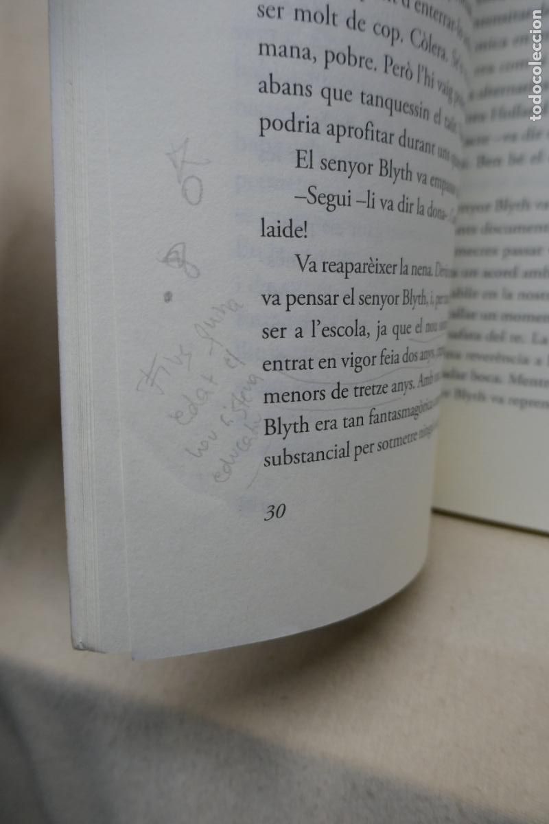 Libros de segunda mano: Philip Pullman - La Maledicci&oacute; del Rob&iacute; (EN CATALAN) - Foto 11