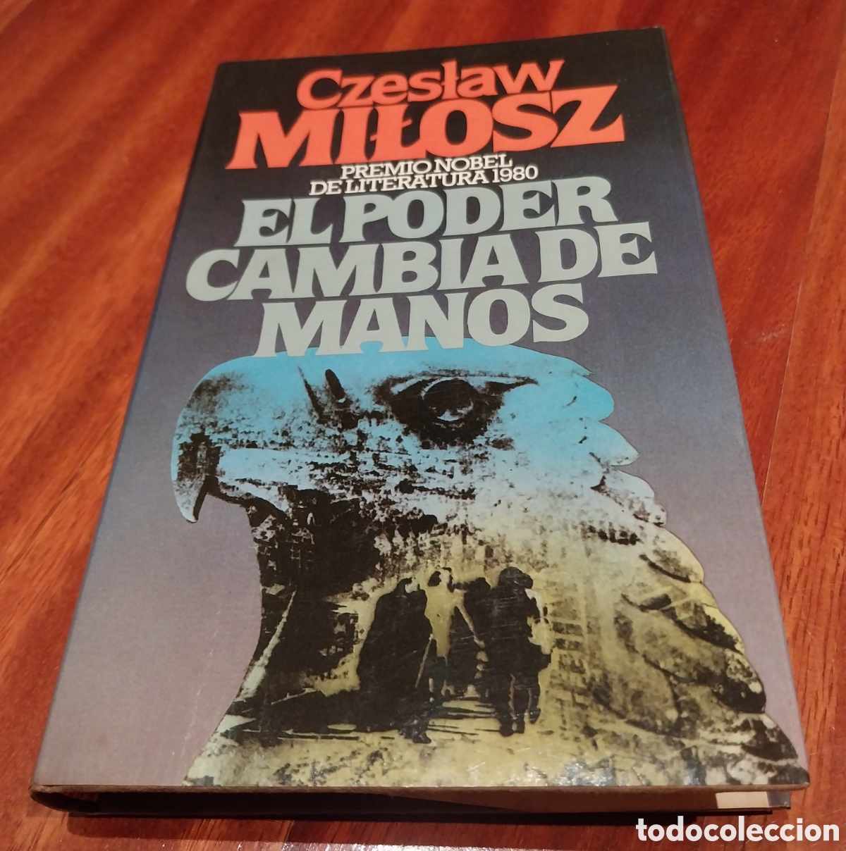 Libros de segunda mano: Novela &rdquo;El poder cambia de manos&rdquo; - Foto 1