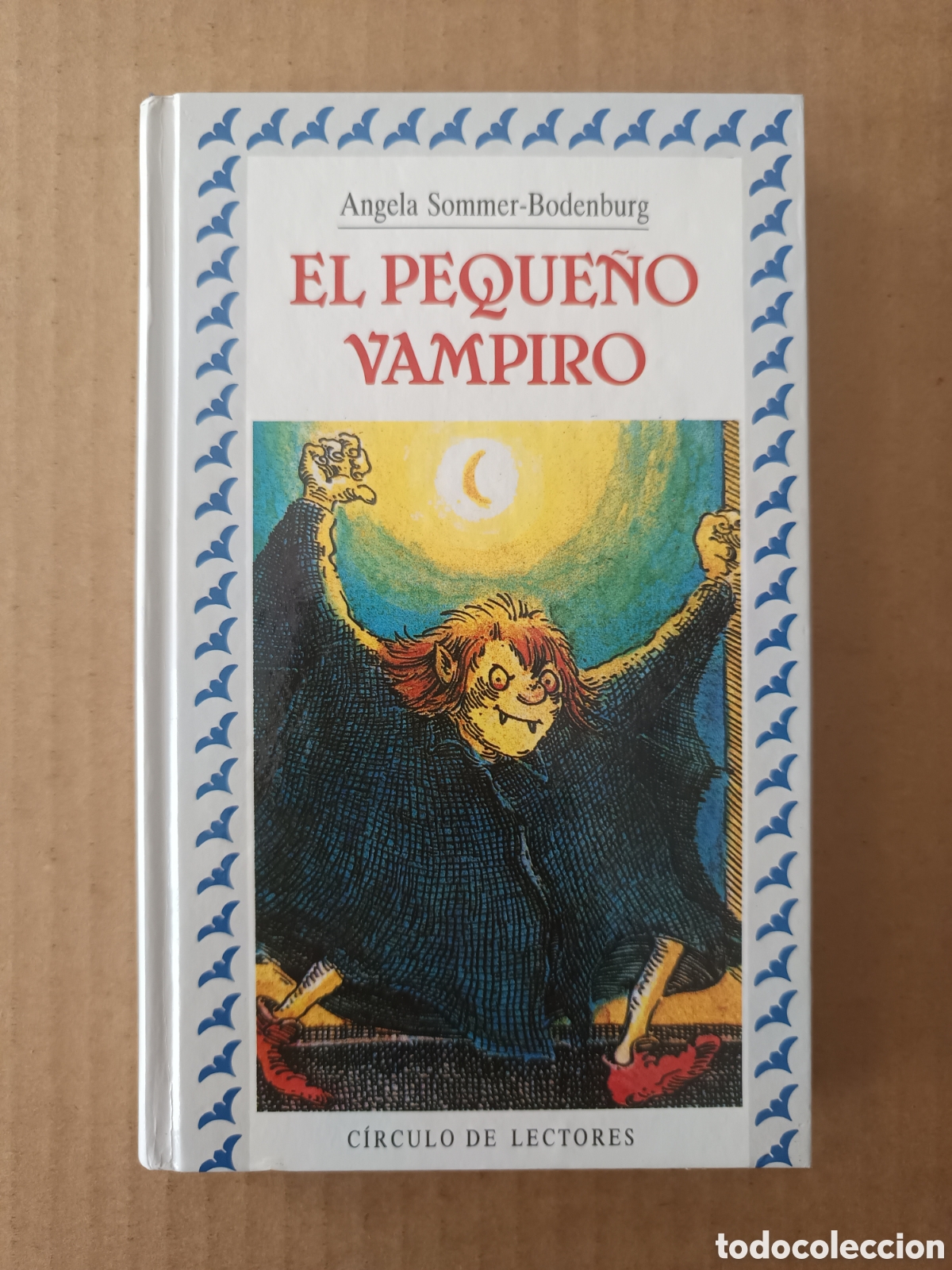 Libri di seconda mano: El Peque&ntilde;o Vampiro, por Angela Sommer-Bodenburg (C&iacute;rculo de Lectores, 1990). Ilustraciones de Amelie