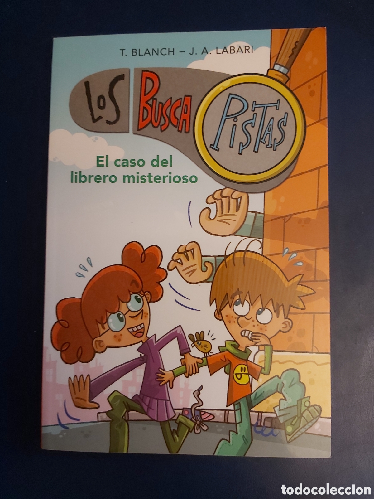 Second hand books: LOS BUSCA PISTAS EL CASO DEL LIBRERO MISTERIOSO MONTENA 2020
