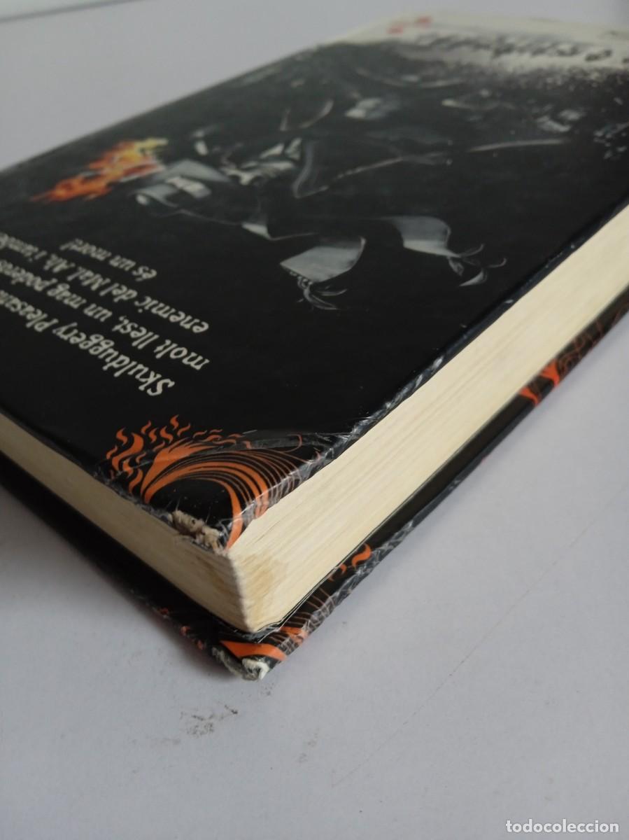 Libros de segunda mano: SKULDUGGERY PLEASANT El poder del foc - Foto 6