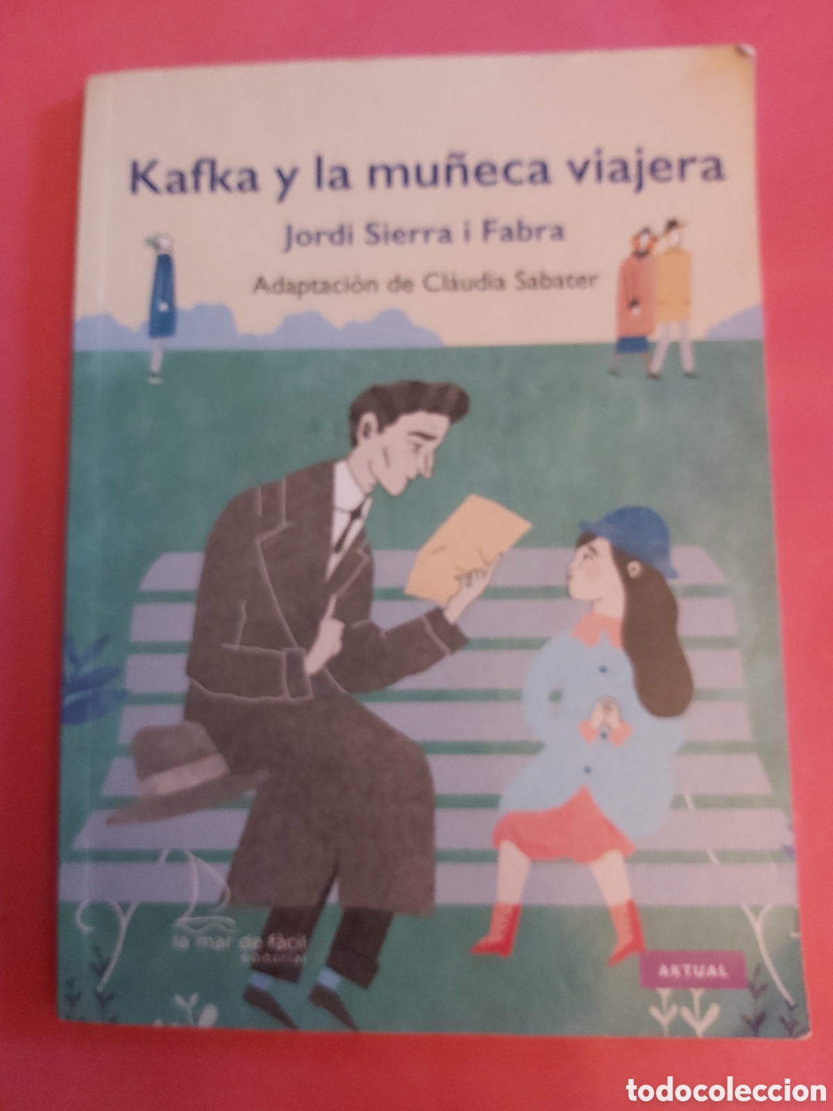Libri di seconda mano: KAFKA Y LA MU&Ntilde;ECA VIAJERA JORDI SIERRA I FABRA LA MAR DE FACIL PRIMERA EDICI&Oacute;N 2019