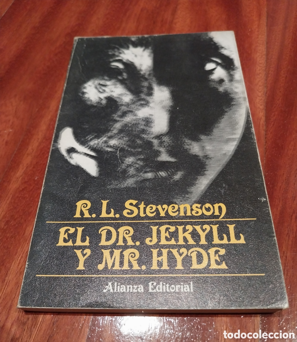 Libros de segunda mano: Novela &rdquo;El Dr. Jekyll y Mr. Hyde&rdquo; - Foto 1