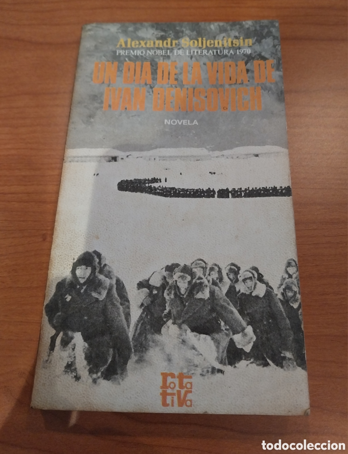 Libri di seconda mano: Novela &rdquo;Un dia de la vida de Iv&aacute;n Denisovich&rdquo;