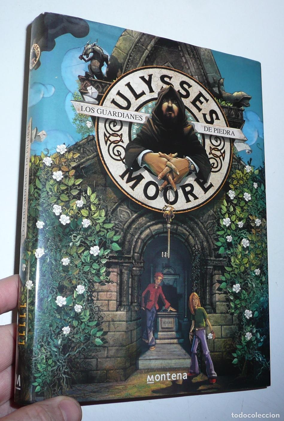 Gebrauchte B&uuml;cher: Ulysses Moore. Los guardianes de piedra (Montena, 2008)