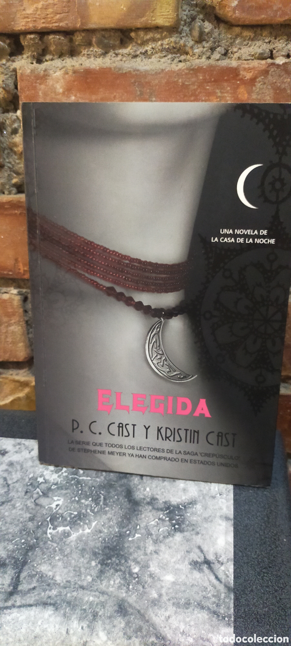 Libri di seconda mano: Elegida (La casa de la noche / House of Night) ...