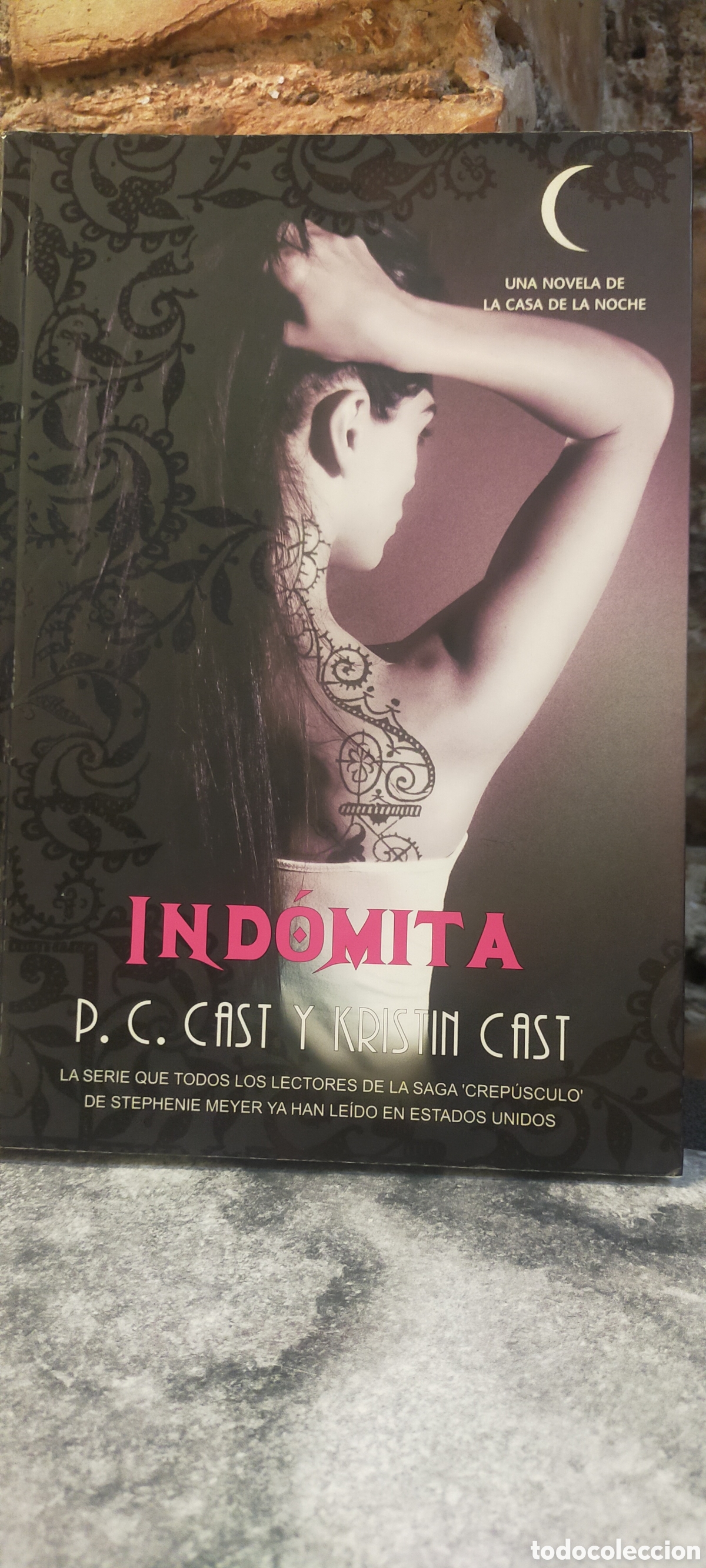Libros de segunda mano: Libro IND&Oacute;MITA P.C. CAST - Foto 1