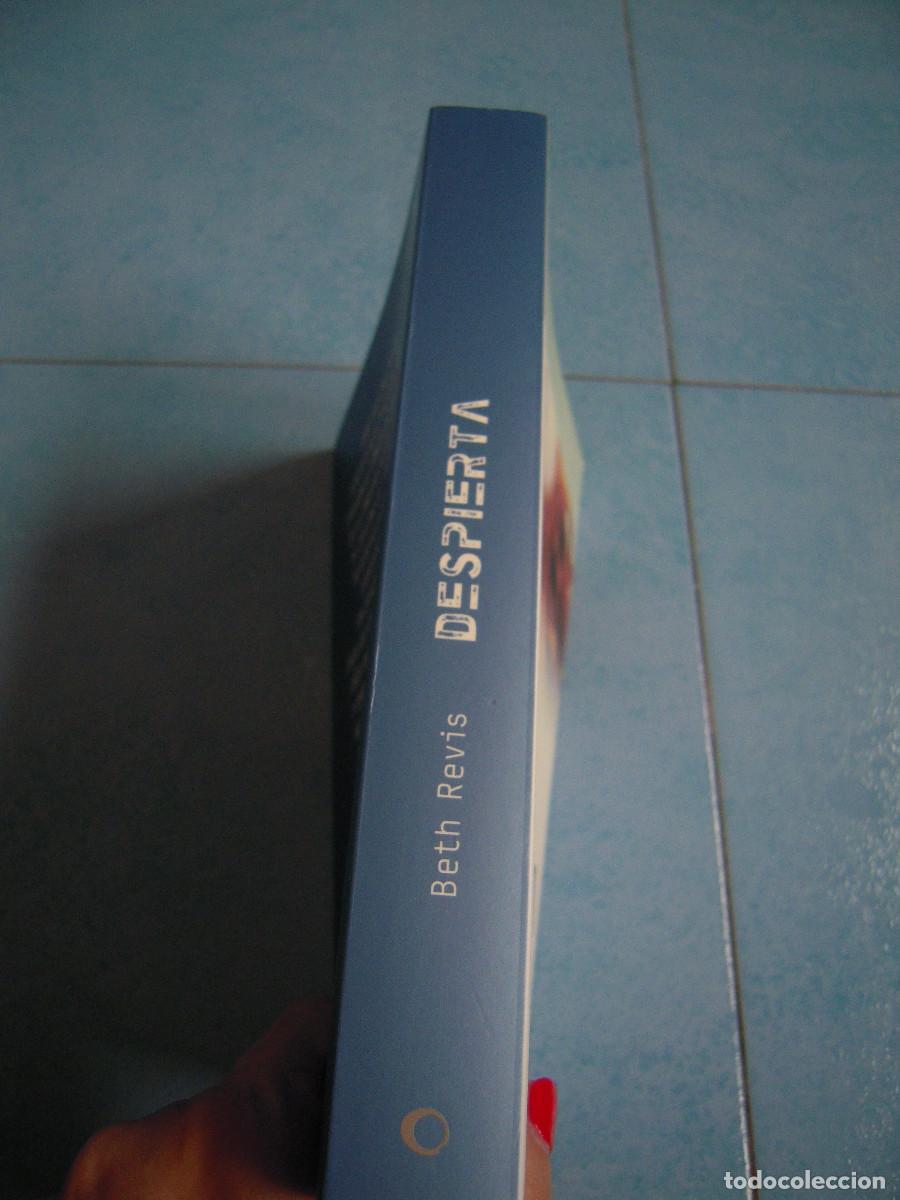 Libros de segunda mano: Despierta, de Beth Revis - Foto 2