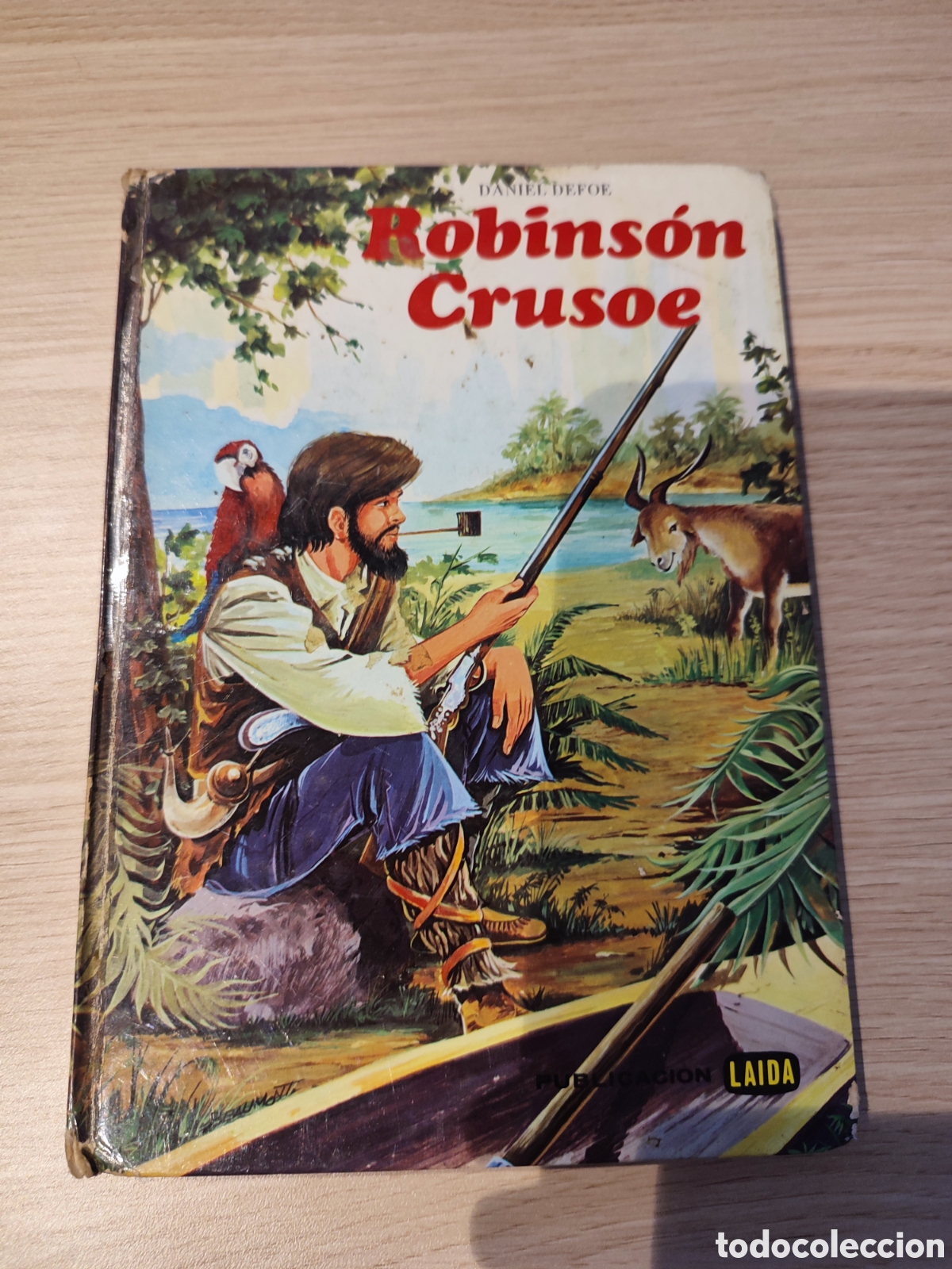 Libros de segunda mano: Libro Robinson Crusoe - Foto 1