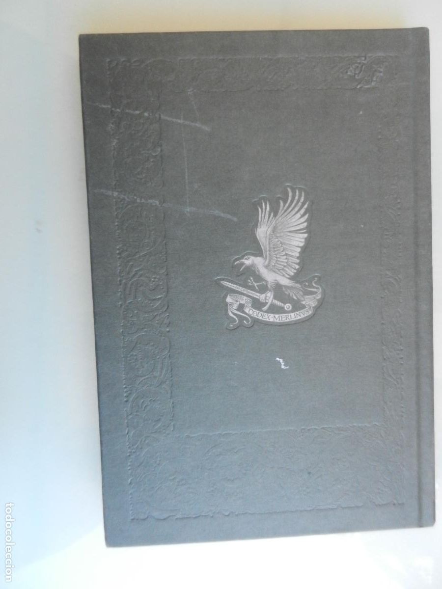 Libros de segunda mano: EL MAGO MERL&Iacute;N Y EL PODER DEL DRAG&Oacute;N - CODEX MERLINUX - &Aacute;LVARO MARCOS/SERGIO PARRA - RBA 2021. - Foto 2
