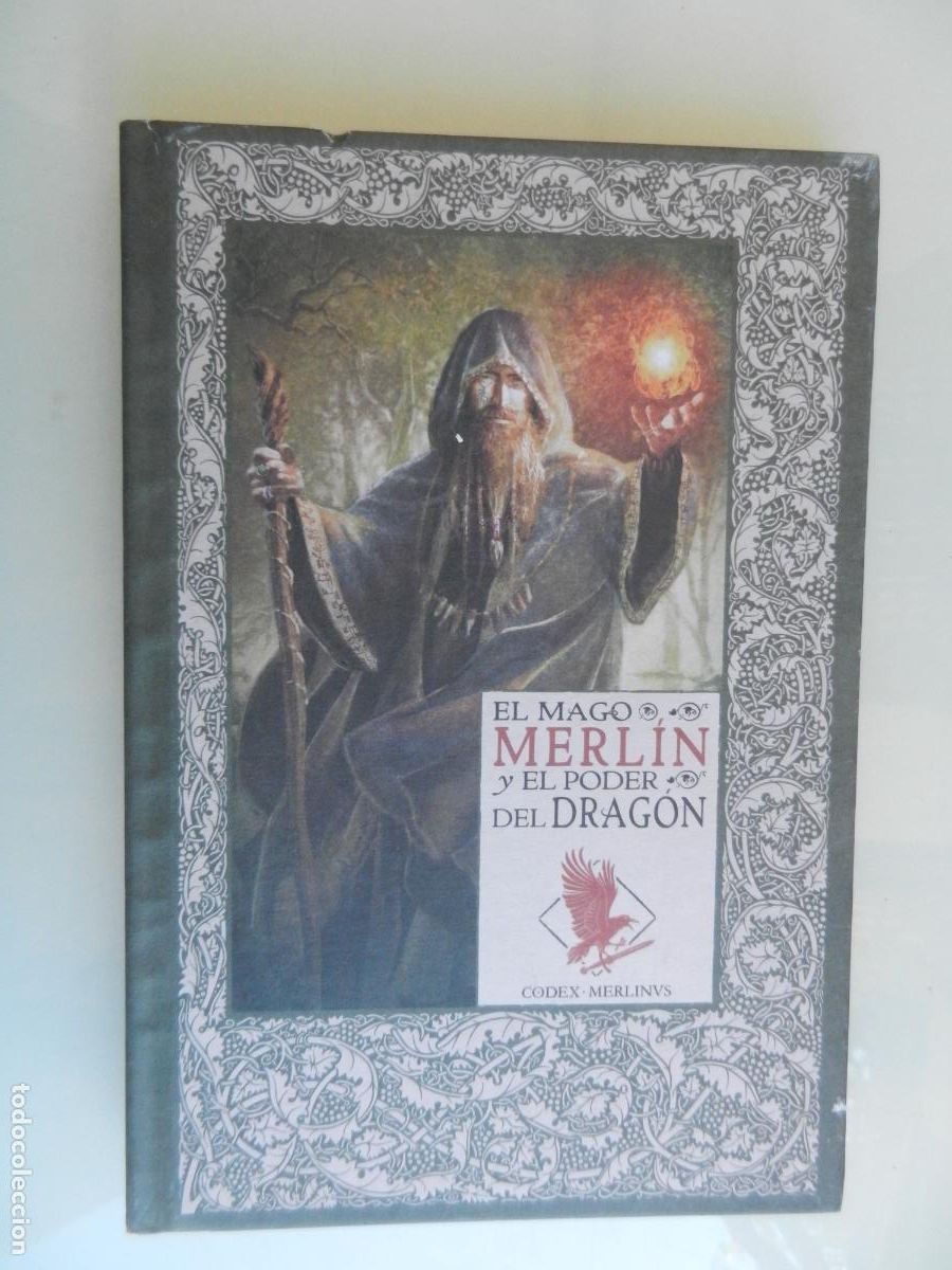 Libros de segunda mano: EL MAGO MERL&Iacute;N Y EL PODER DEL DRAG&Oacute;N - CODEX MERLINUX - &Aacute;LVARO MARCOS/SERGIO PARRA - RBA 2021. - Foto 1