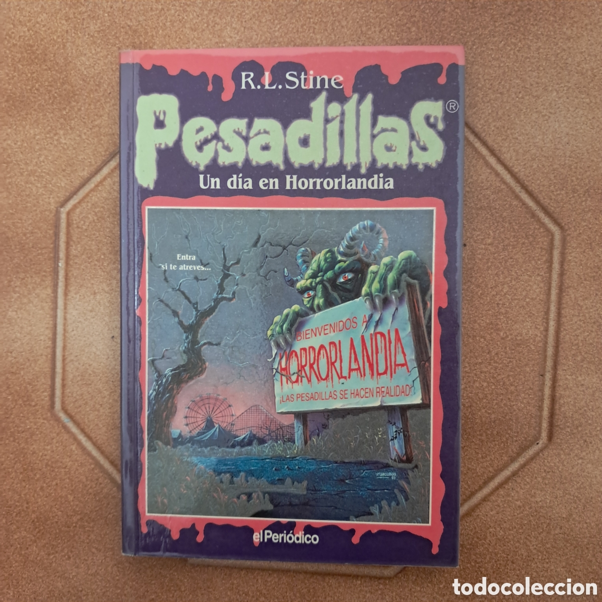 Libros de segunda mano: Libro R.L.Stine Pesadillas 1 - Un d&iacute;a en horrorlandia (1996, edici&oacute;n El Peri&oacute;dico)