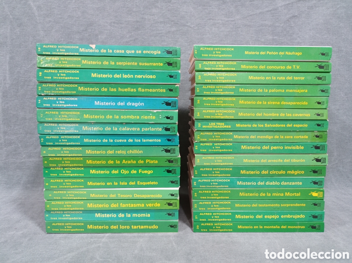 Libros de segunda mano: LOTE DE 32 LIBROS - ALFRED HITCHCOCK Y LOS TRES INVESTIGADORES - ED. MOLINO