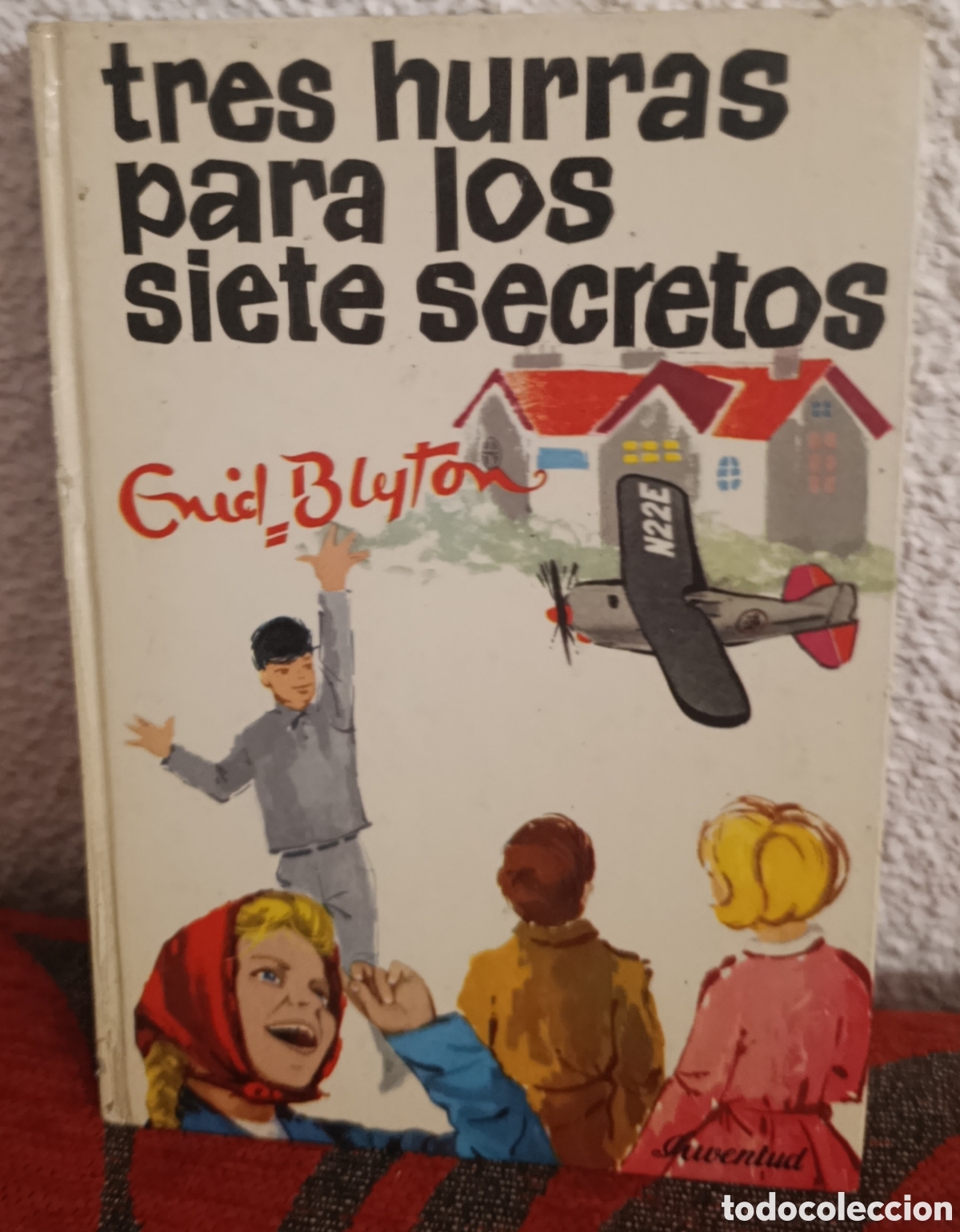 Libros de segunda mano: Tres hurras para los siete secretos - Enid Blyton - Editorial Juventud
