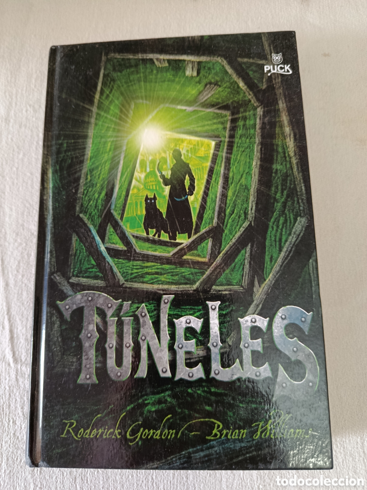 Libros de segunda mano: T&uacute;neles - roderick Gordon - Brian Williams