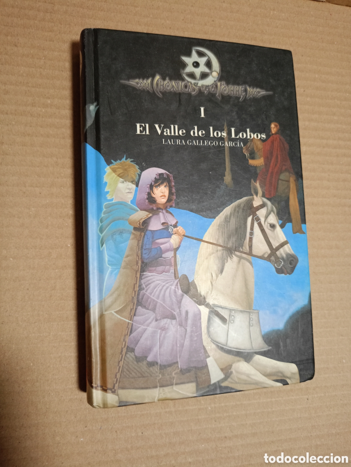 Libros de segunda mano: EL VALLE DE LOS LOBOS Laura Gallego tapa dura