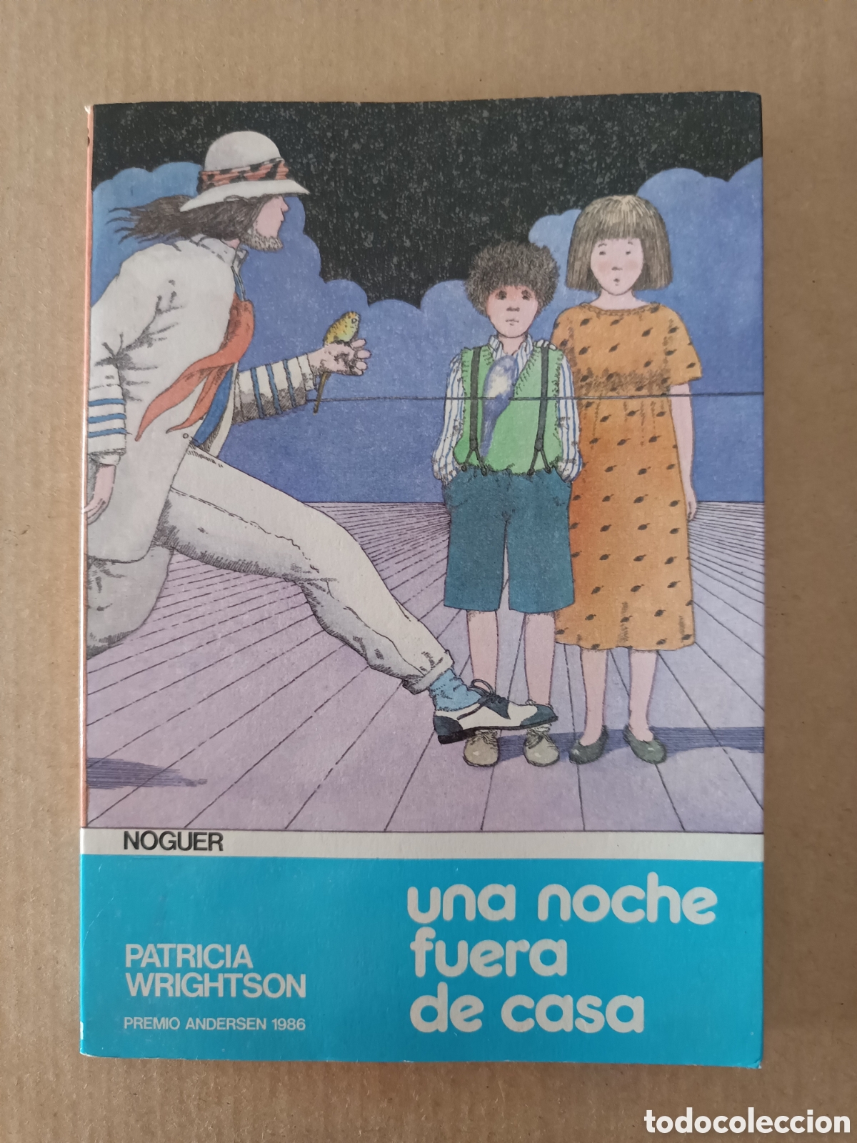 Libros de segunda mano: Una Noche Fuera De Casa, por Patricia Wrightson (Noguer, 1986). Colecci&oacute;n Mundo M&aacute;gico n&deg;68.