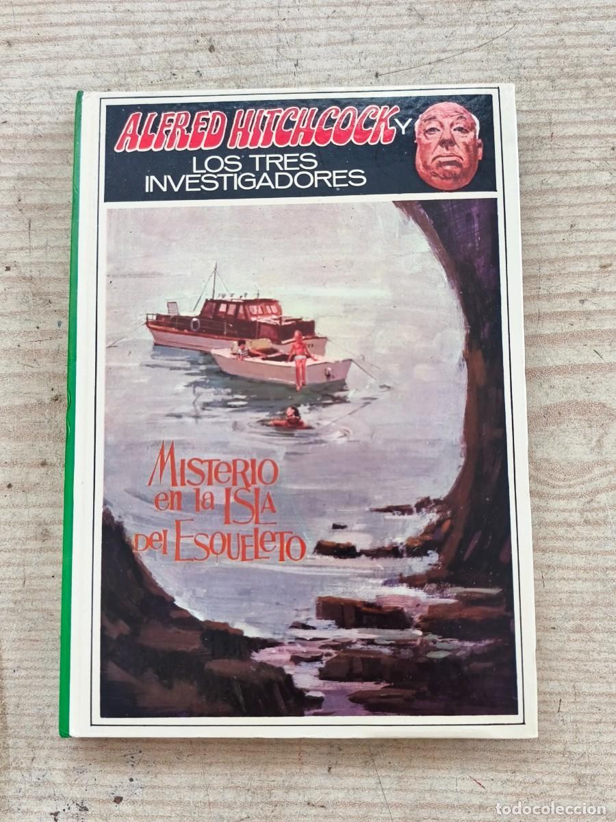 Libros de segunda mano: Alfred Hitchcock y Los Tres Investigadores - Misterio en la Isla del Esqueleto - 1968 - Molino