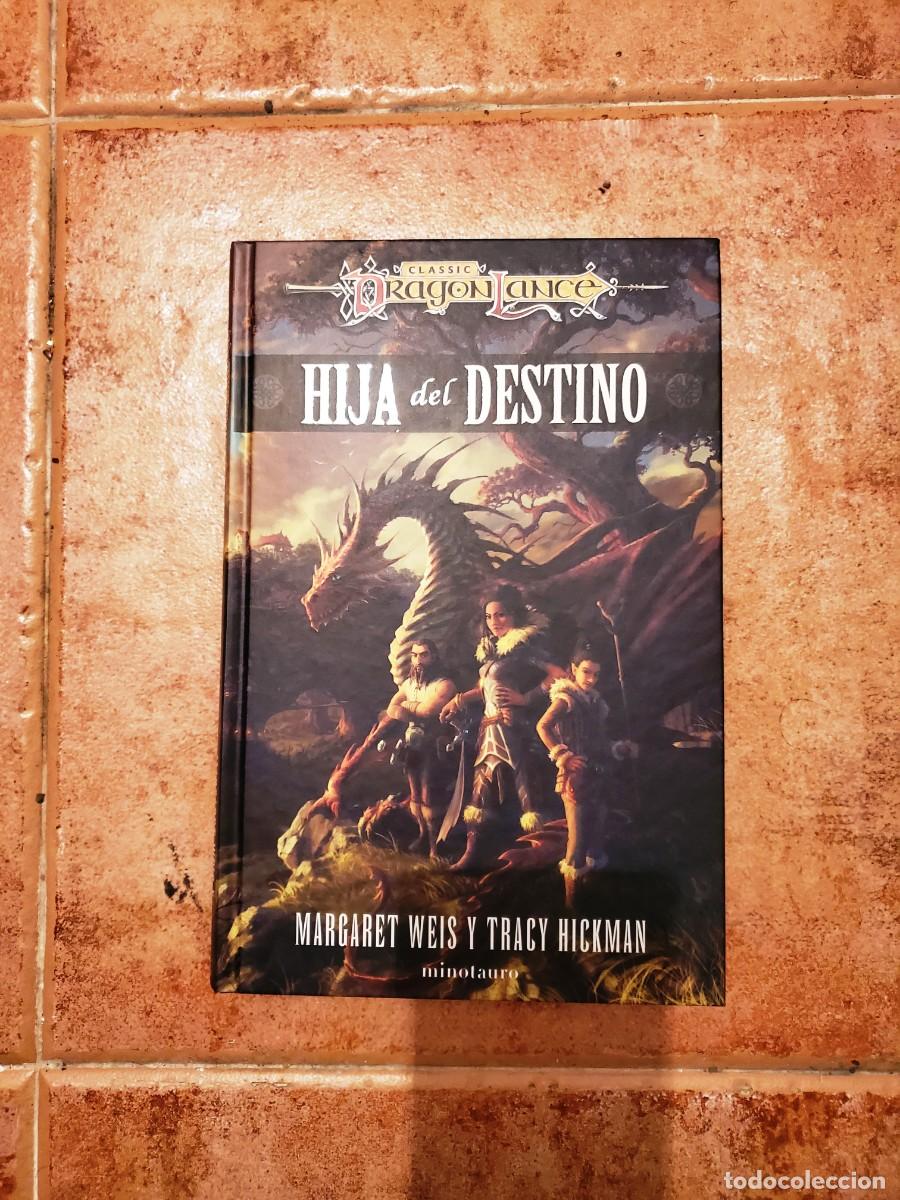 Libros de segunda mano: DRAGONLANCE: HIJA DEL DESTINO - Weis y Hickman. Minitauro (2023)