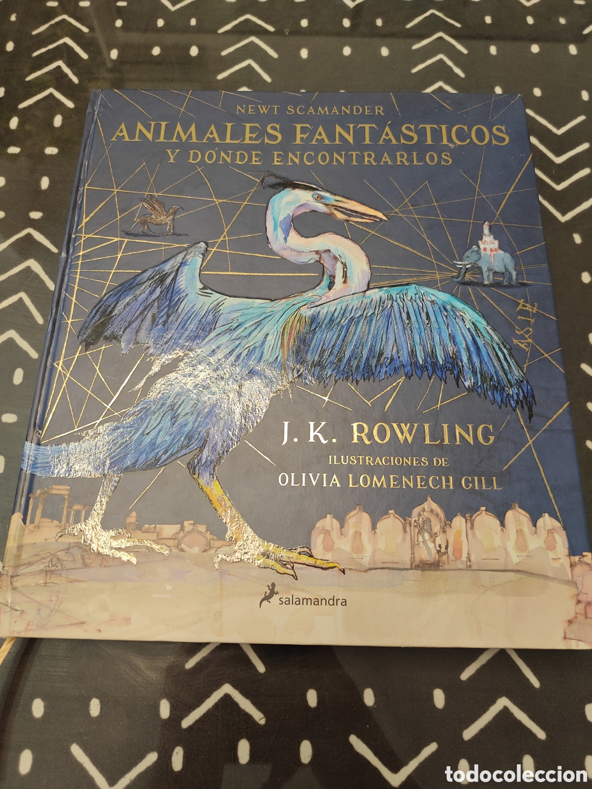 Libros de segunda mano: ANIMALES FANT&Aacute;STICOS Y D&Oacute;NDE ENCONTRARLOS &ndash; J. K. ROWLING &ndash; SALAMANDRA 2017 ILUSTRADA Harry potter