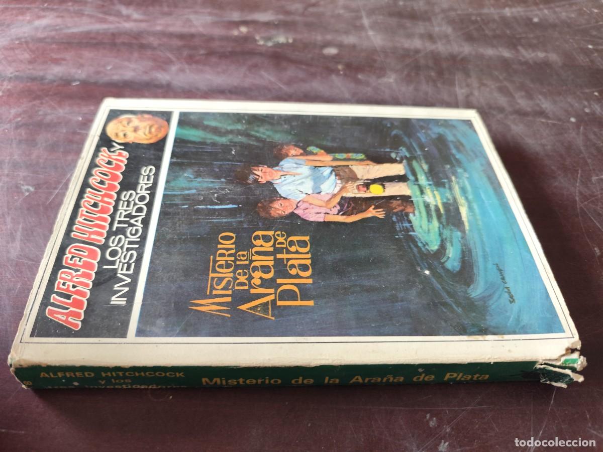 Livros em segunda m&atilde;o: MISTERIO DE LA ARA&Ntilde;A DE PLATA / ALFRED HITCHCOCK / CJA 610 / MOLINO