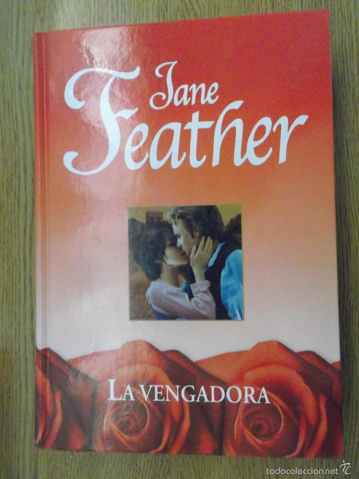 Libros de segunda mano: LA VENGADORA - JANE FEATHER. - Foto 1