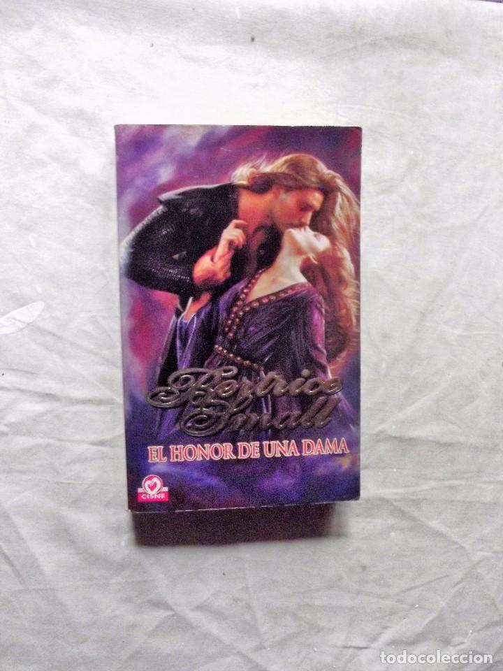 Libros de segunda mano: EL HONOR DE UNA DAMA BERTRICE SMALL - Foto 1