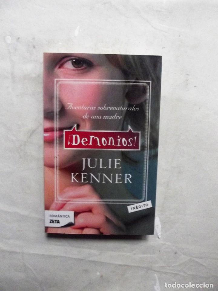 Libros de segunda mano: &iexcl; DEMONIOS ! DE JULIE KENNER - Foto 1