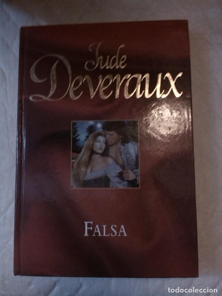 Libros de segunda mano: Falsa. Jude Deveraux. RBA. 2005. - Foto 1