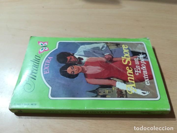 Second hand books: EN UN EXTRA&Ntilde;O PAIS / ANNE SHORE / ARCADIA EXTRA / U+106