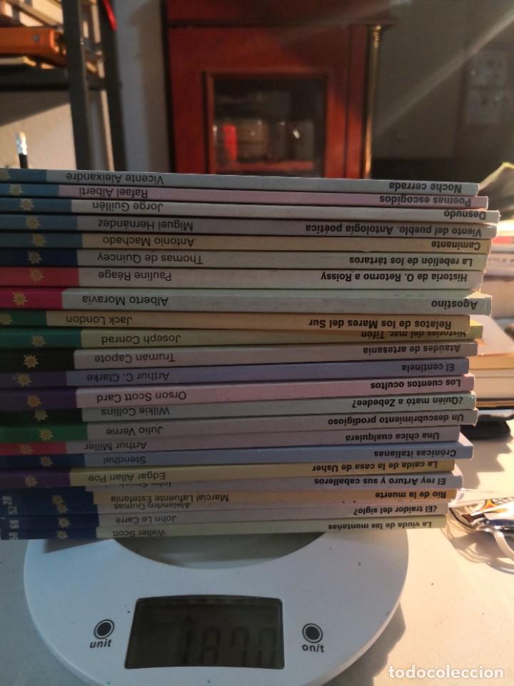 Second hand books: Lote de 23 tomos biblioteca El mundo las novelas y poes&iacute;as del verano