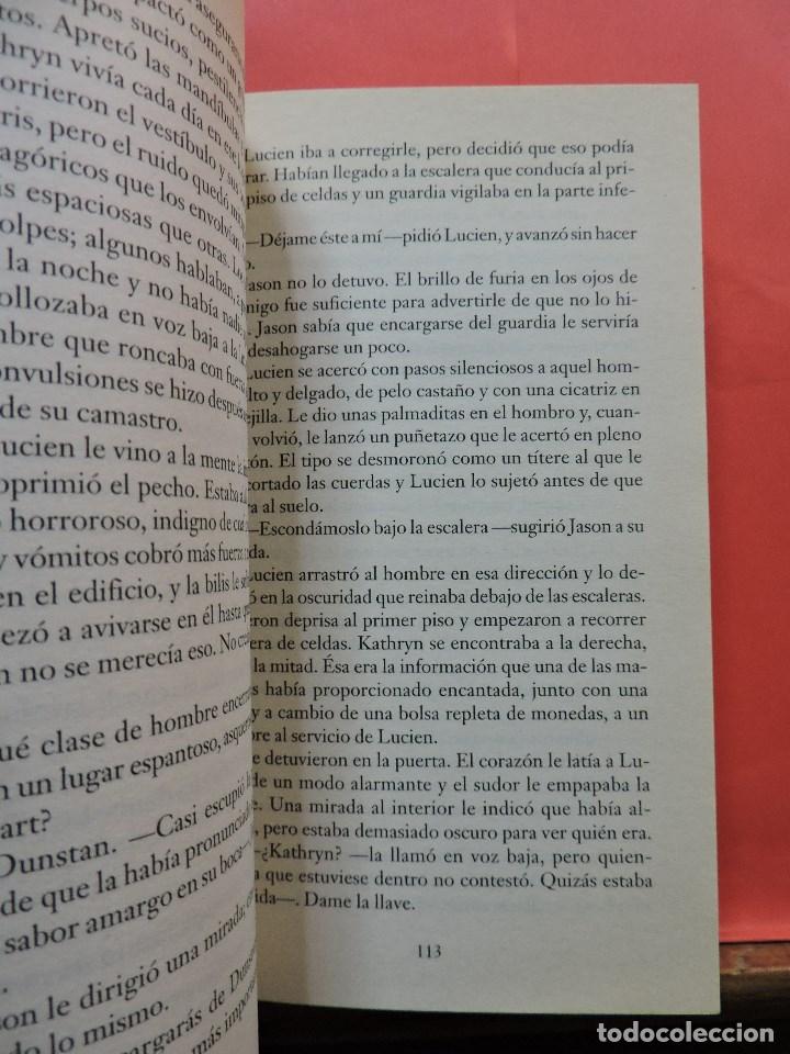 Libros de segunda mano: Seda y Acero. MARTIN, Kat. Byblos - Foto 2