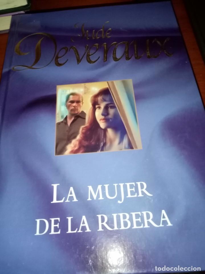 Libros de segunda mano: JUDE DEVERAUX. LA MUJER DE LA RIBERA. EST1B4 - Foto 1