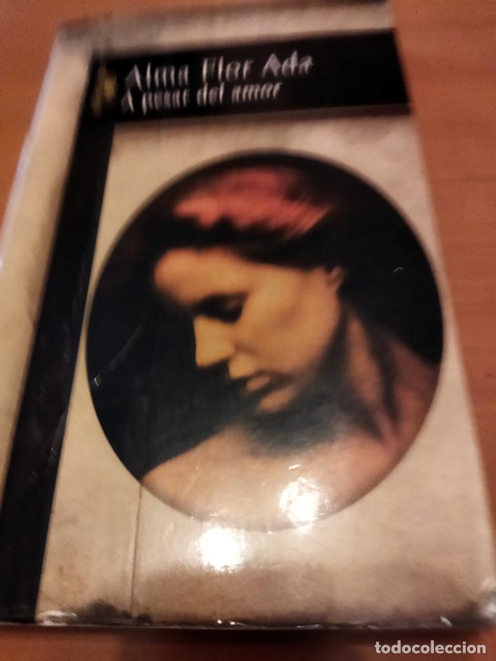 Libros de segunda mano: A pesar del amor - Foto 1