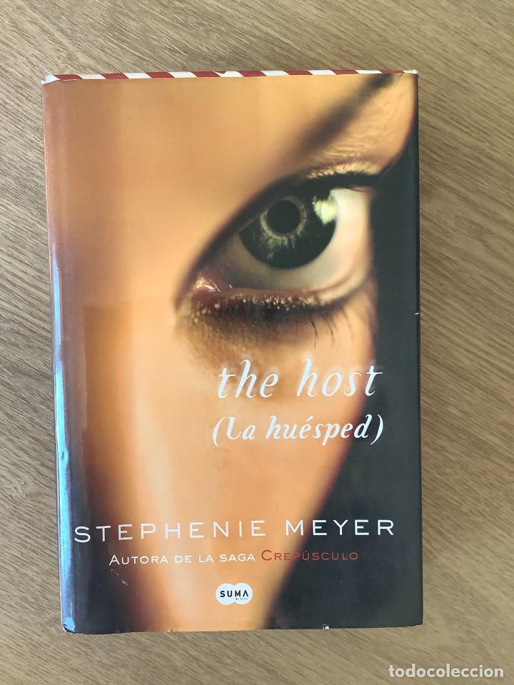 Libros de segunda mano: THE HOST (La hu&eacute;sped) - Foto 1