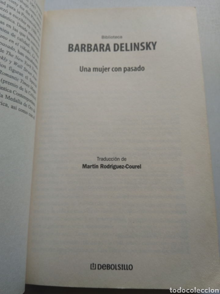 Libros de segunda mano: UNA MUJER CON PASADO/BARBARA DELINSKY - Foto 2