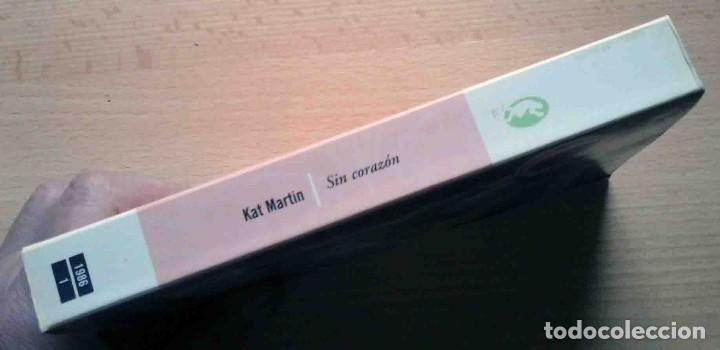 Libros de segunda mano: Sin coraz&oacute;n (Kat Martin) Ediciones B 2004 - Foto 4