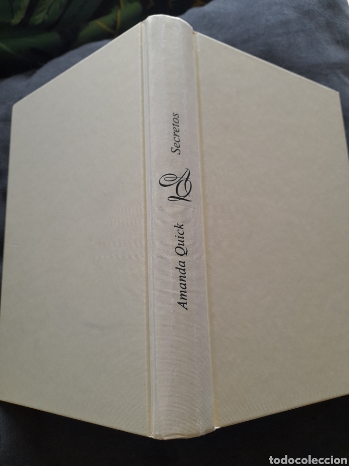 Libros de segunda mano: Secretos. Amanda Quick - Foto 1