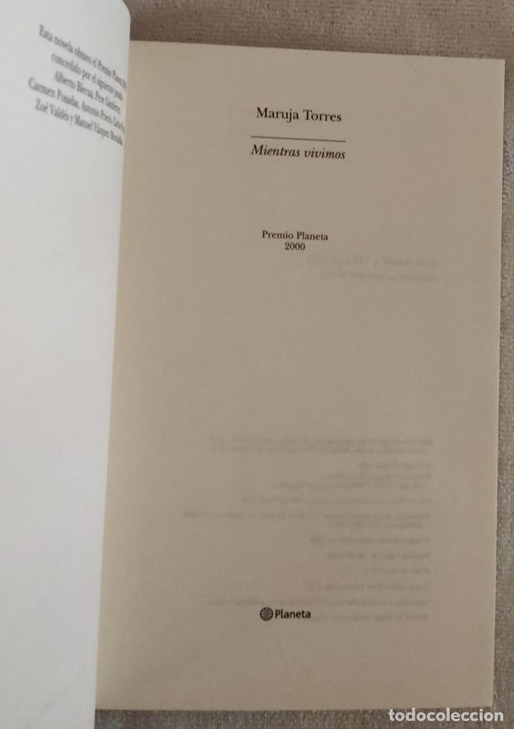 Libros de segunda mano: Mientras vivimos. - Foto 3