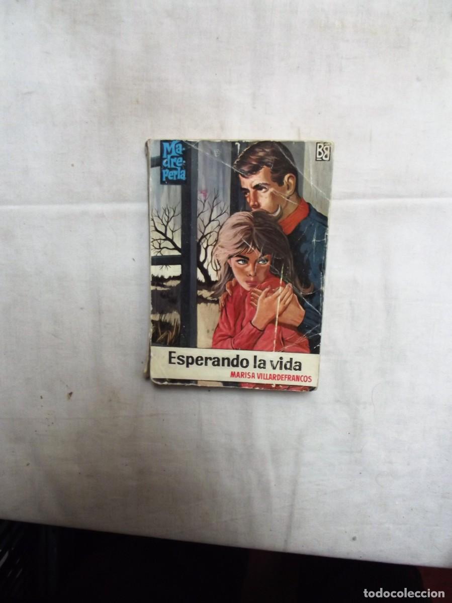 Libros de segunda mano: ESPERAMDO LA VIDA DE MARISA VILLARDEFRANCOS - Foto 1