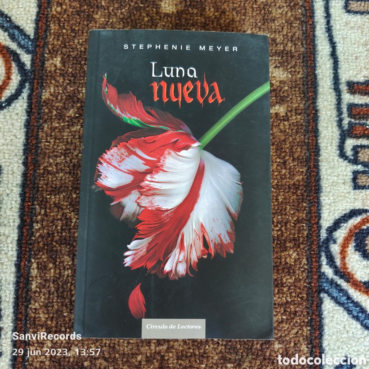 Libros de segunda mano: LUNA NUEVA (STEPHENIE MEYER) (C&Iacute;RCULO DE LECTORES) - Foto 1