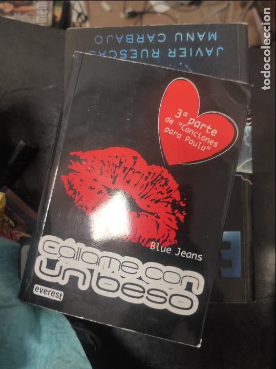 Second hand books: C&Aacute;LLAME CON UN BESO de BLUE JEANS