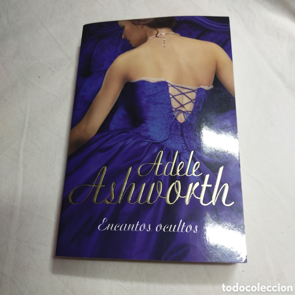 Libros de segunda mano: Encantos ocultos. Adele. Rom&aacute;ntica. - Foto 1