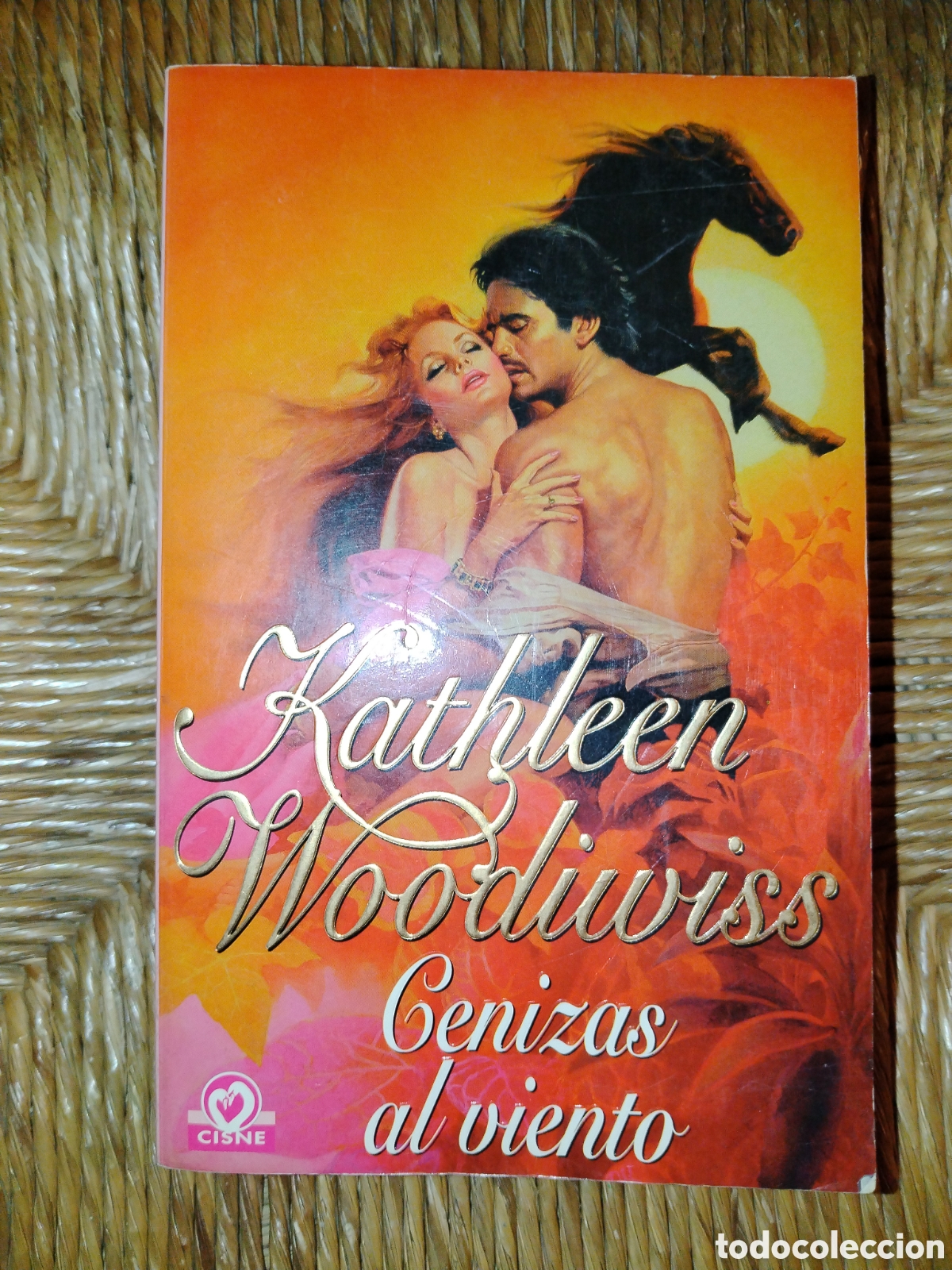 Libros de segunda mano: Cenizas al viento Kathlenn Woodiwiss