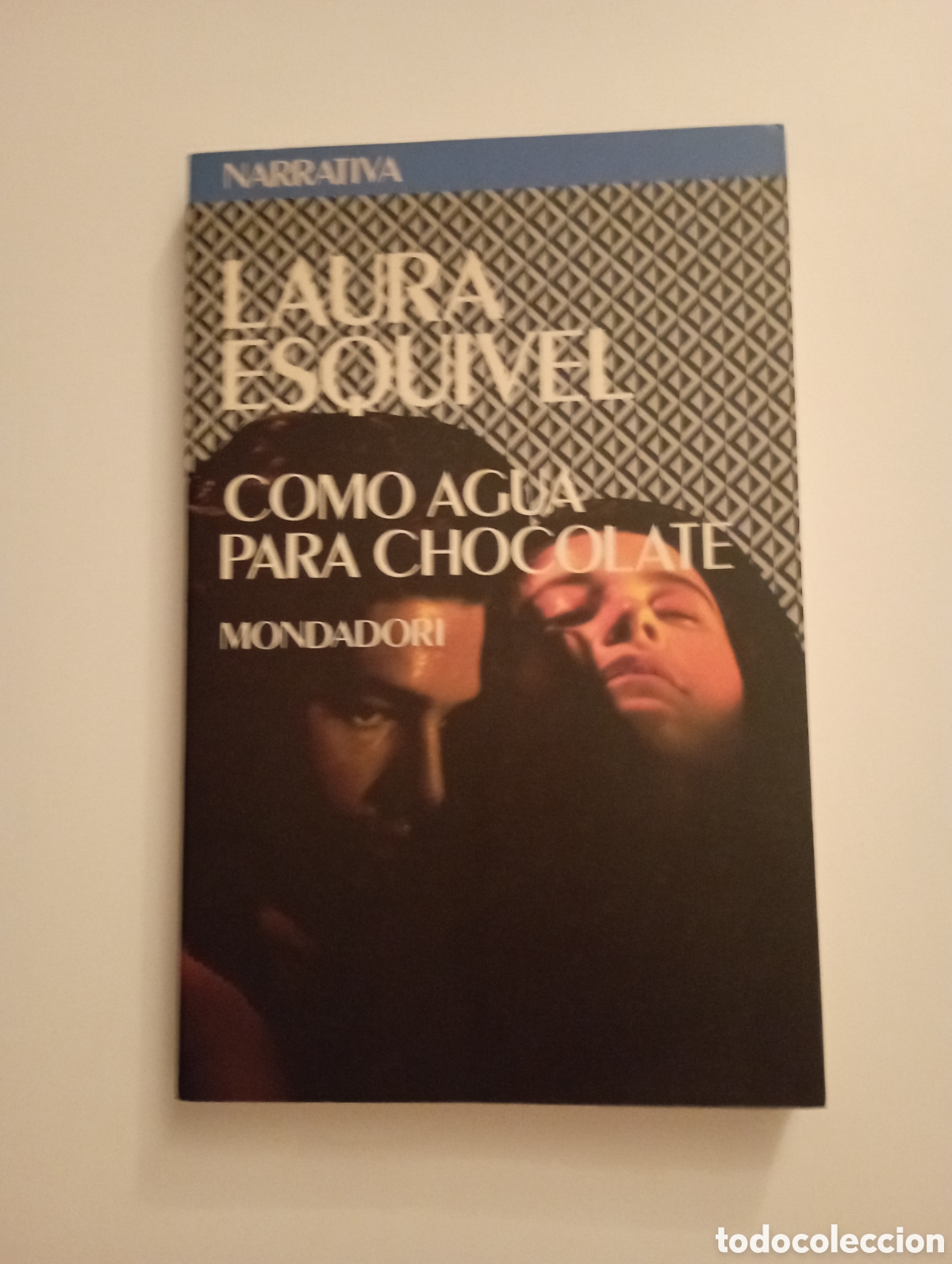 Libros de segunda mano: Como agua para chocolate - Foto 1