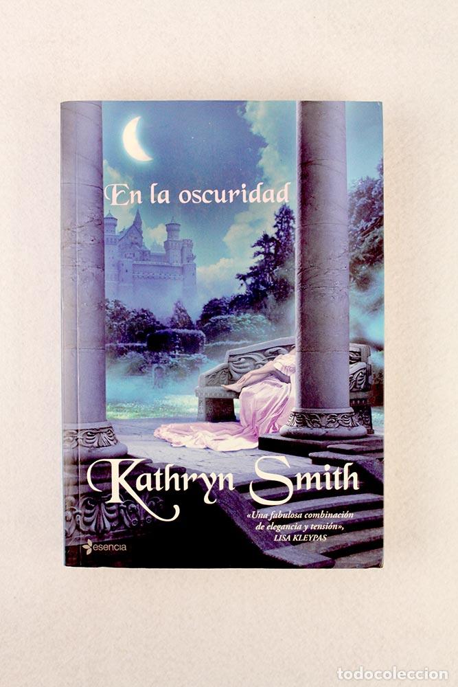 Libros de segunda mano: En la oscuridad - Kathryn Smith - Foto 2