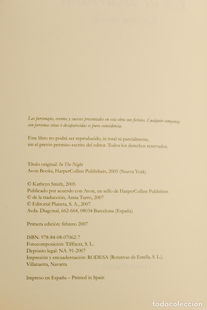 Libros de segunda mano: En la oscuridad - Kathryn Smith - Foto 4