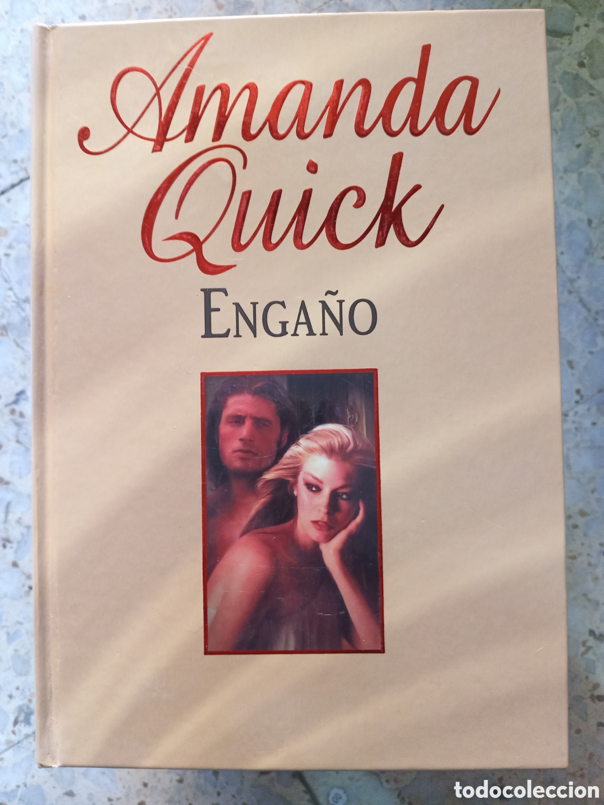 Libros de segunda mano: ENGA&Ntilde;O AMANDA QUICK TAPAS DURAS - Foto 1