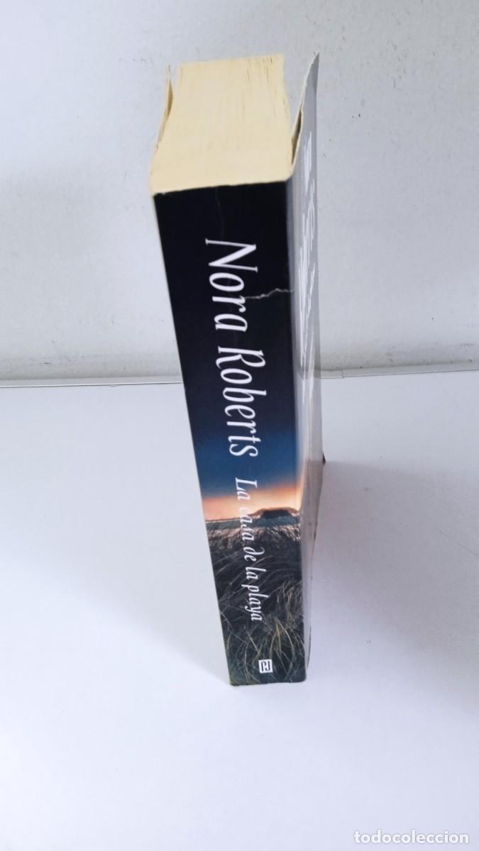 Libros de segunda mano: LA CASA DE LA PLAYA Nora Roberts - Foto 2
