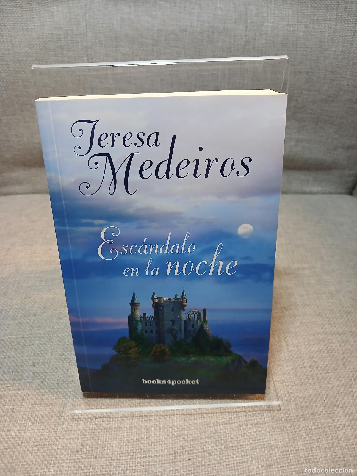 Libri di seconda mano: Esc&aacute;ndalo en la noche - Teresa Medeiros